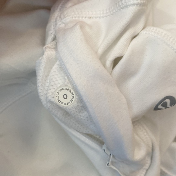 It’s rulu cropped half zip size 0 - Picture 5 of 7